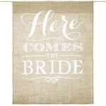 Πινακίδα γάμου "Here comes the bride"