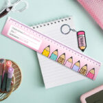 Χάρακας με μπρελόκ - Μολύβια